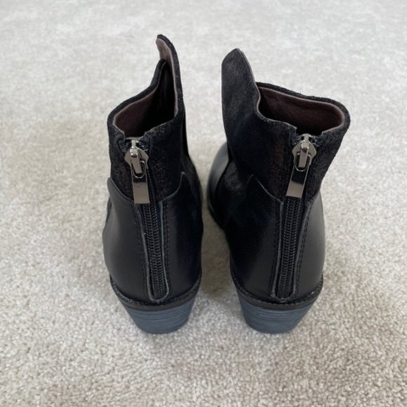 Black booties with sparkle on side - Picture 4 of 4